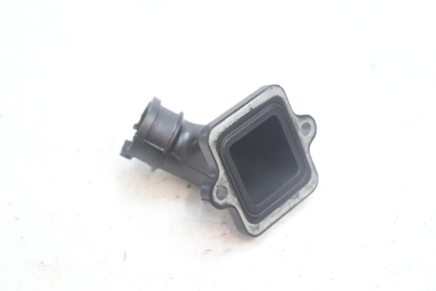 photo de INTAKE MANIFOLD PEUGEOT LUDIX 50 (2005 - 2007) - Alternative perspective