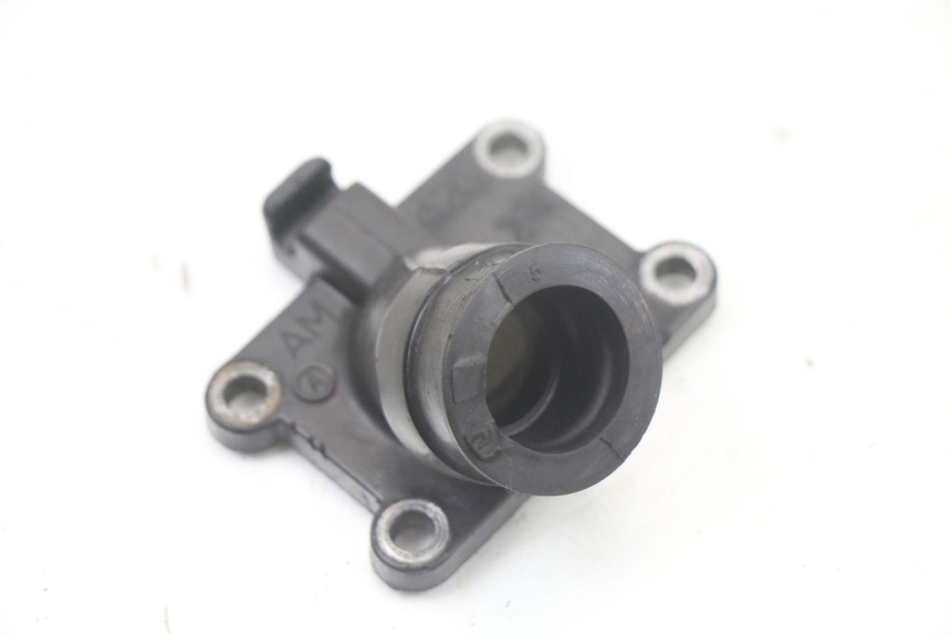 photo de INTAKE PIPE MBK X-LIMIT XLIMIT 50 (2007 - 2012) - Zoom on usage condition