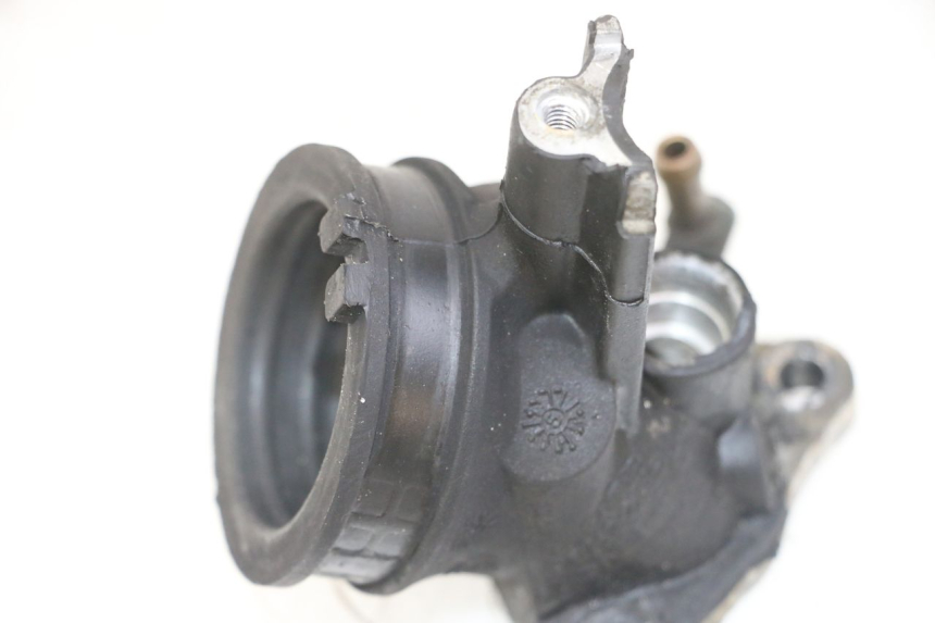 photo de INTAKE PIPE PIAGGIO MP3 LT 300 (2010 - 2016) - Zoom on usage condition