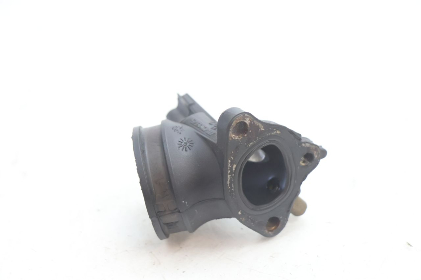 photo de INTAKE PIPE PIAGGIO MP3 LT 300 (2010 - 2016) - Alternative perspective