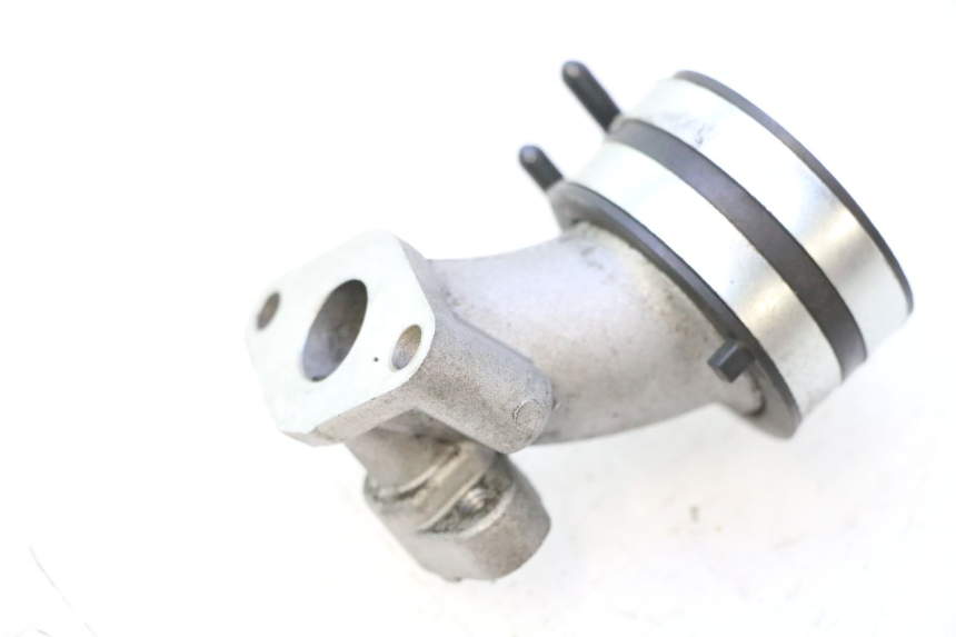 photo de INTAKE PIPE JM MOTORS OLDIES 4T 50 (2020 - 2026) - Zoom on usage condition