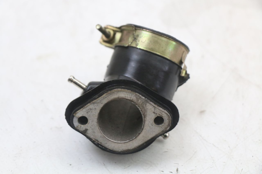 photo de INTAKE PIPE PEUGEOT DJANGO 125 (2014 - 2017) - Alternative perspective