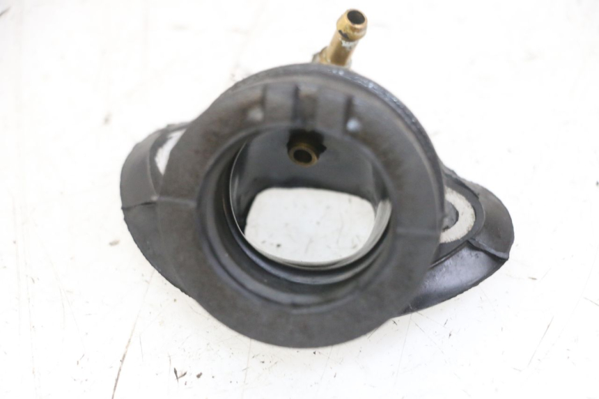 photo de INTAKE PIPE PIAGGIO VESPA LX 150 (2005 - 2013) - Zoom on usage condition