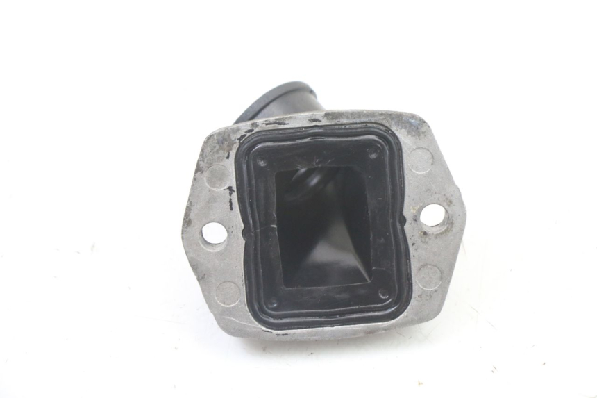 photo de INTAKE PIPE PIAGGIO VESPA S 2T 50 (2007 - 2014) - Zoom on usage condition