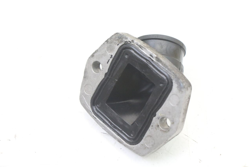 photo de INTAKE PIPE PIAGGIO VESPA S 2T 50 (2007 - 2014) - Alternative perspective