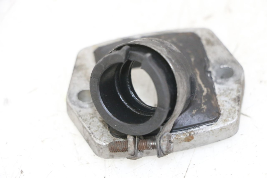 photo de INTAKE PIPE PIAGGIO VESPA S 2T 50 (2007 - 2014) - Zoom on usage condition