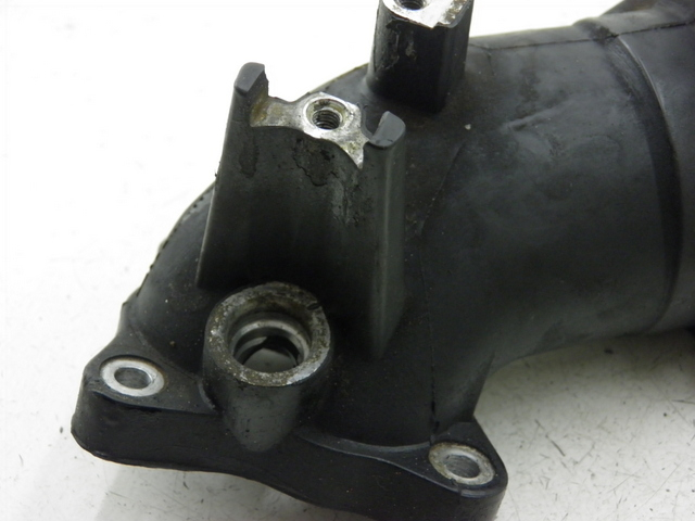 photo de INTAKE PIPE PIAGGIO XEVO 400 (2007) - Component detail