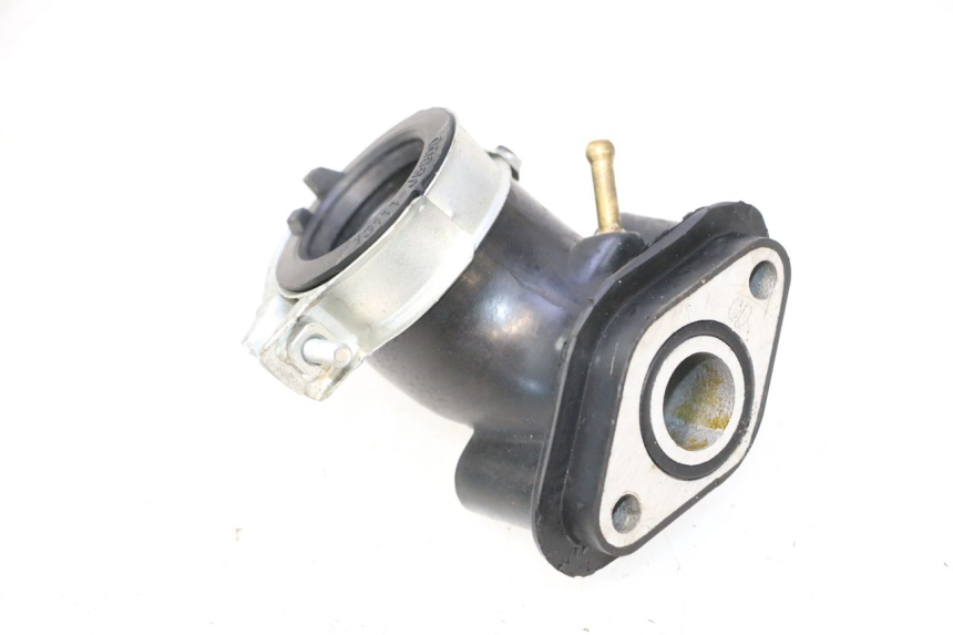 photo de INTAKE PIPE LAZIO RENO 50 (2016 - 2021) - Zoom on usage condition