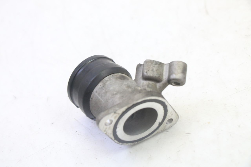 photo de INTAKE PIPE PEUGEOT SATELIS 125 (2013 - 2018) - Zoom on usage condition