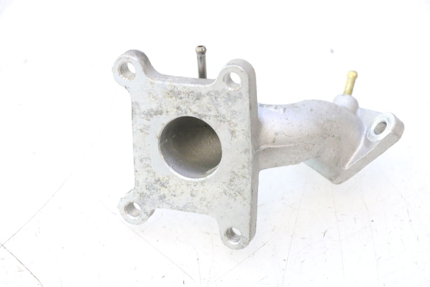 photo de INTAKE PIPE KYMCO SUPER 8 2T 50 (2007 - 2013) - Zoom on usage condition