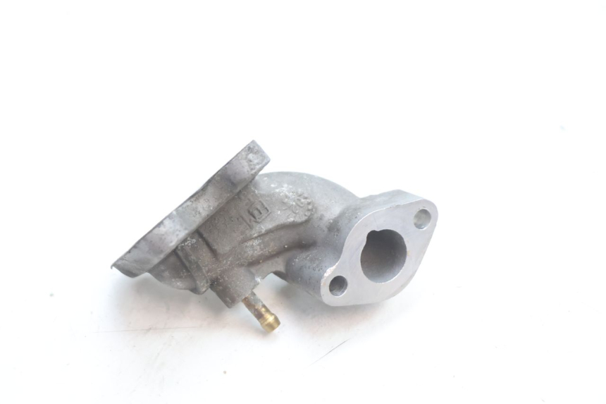 photo de INTAKE PIPE PEUGEOT TREKKER 50 (1995 - 2004) - Zoom on usage condition