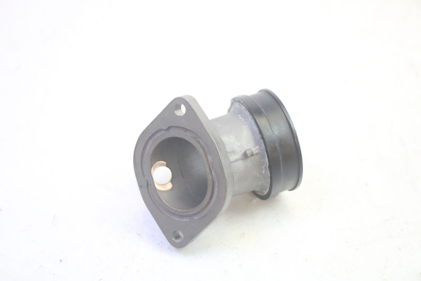 photo de INTAKE PIPE YAMAHA TRICITY 300 (2020 - 2024) - Zoom on usage condition