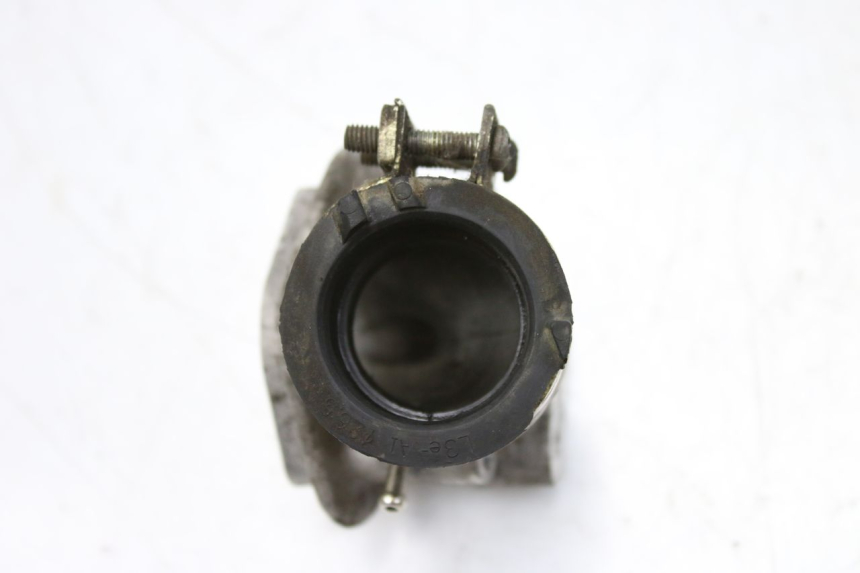 photo de INTAKE MANIFOLD PEUGEOT TWEET 125 (2010 - 2017) - Technical close-up