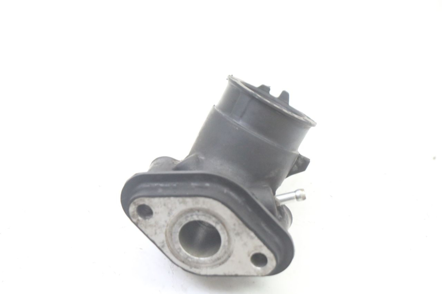 photo de INTAKE MANIFOLD PEUGEOT V-CLIC VCLIC 50 (2007 - 2013) - Technical close-up