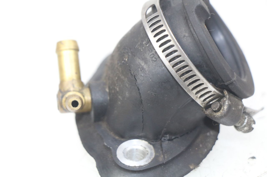 photo de INTAKE MANIFOLD PIAGGIO VESPA LX 125 (2005 - 2010) - Alternative perspective