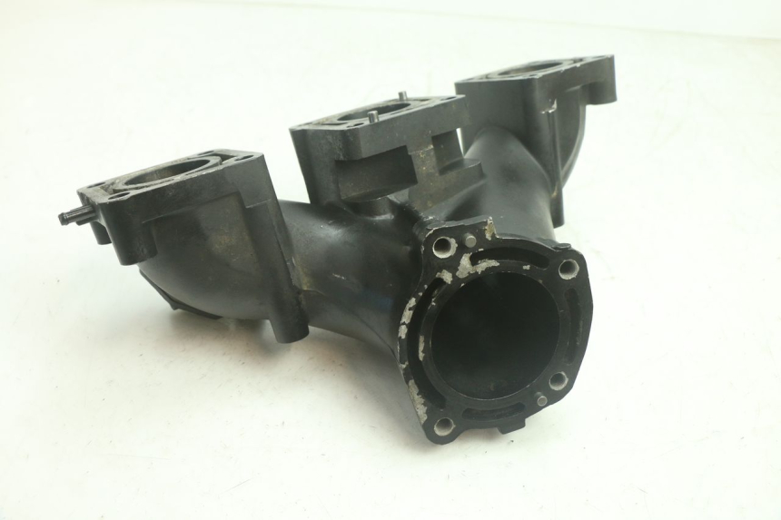 photo de INTAKE PIPE YAMAHA WAVE RUNNER GP R 1200 (2000 - 2003) - Zoom on usage condition