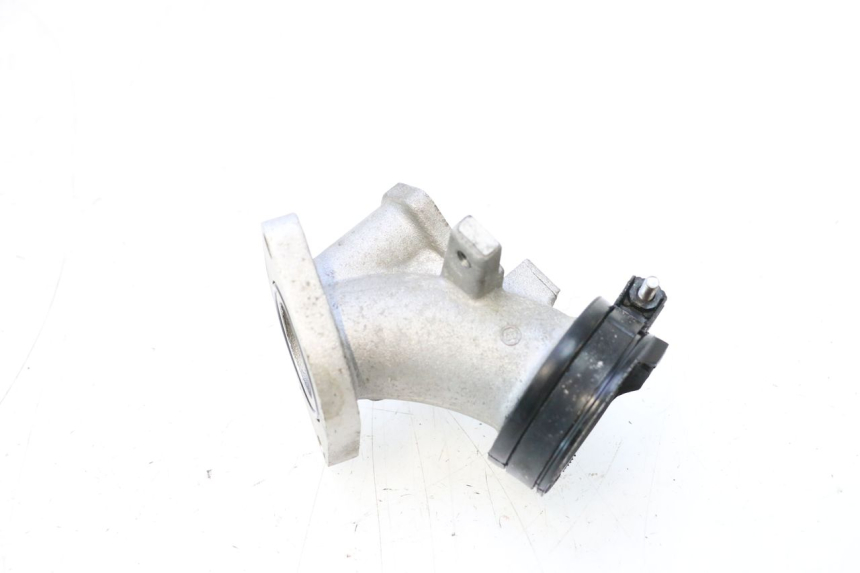 photo de INTAKE PIPE YAMAHA X-MAX XMAX 125 (2010 - 2013) - Zoom on usage condition