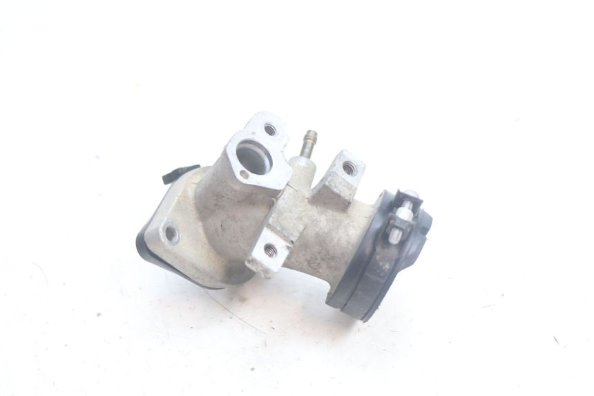 photo de INTAKE PIPE YAMAHA X-MAX XMAX 125 (2010 - 2013) - Alternative perspective