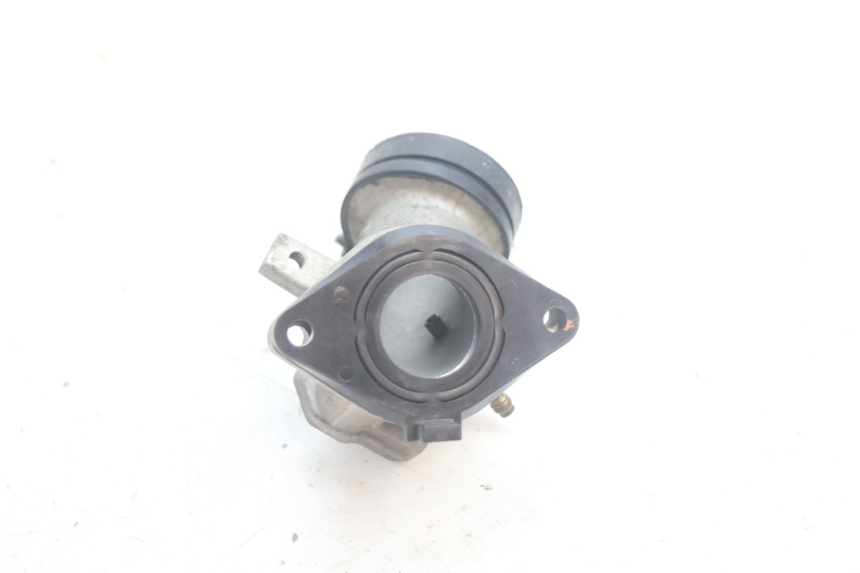 photo de INTAKE PIPE YAMAHA X-MAX XMAX 125 (2010 - 2013) - Fixing points details
