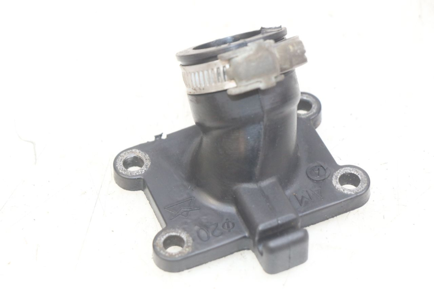 photo de INTAKE MANIFOLD PEUGEOT XP6 50 (2006 - 2011) - Alternative perspective