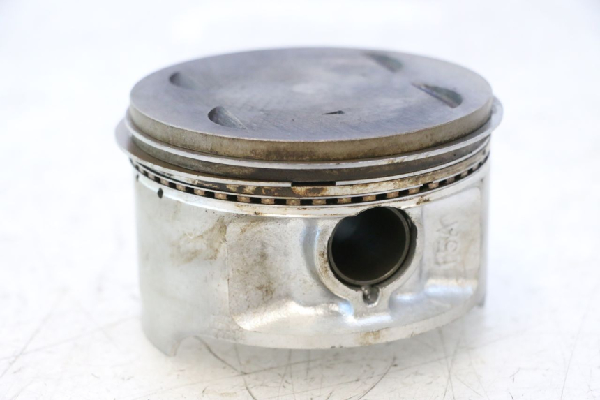 photo de PISTON SUZUKI DR S 600 (1985 - 1989) - Alternative perspective