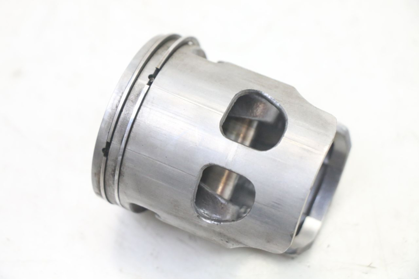 photo de PISTON HONDA MTX TC02 125 (1987 - 1989) - Technical close-up