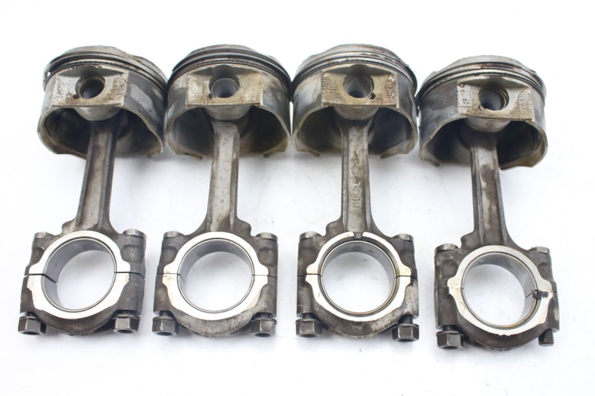 photo de PISTON HONDA VFR FI RC46 800 (1998 - 2001) - Fixing points details