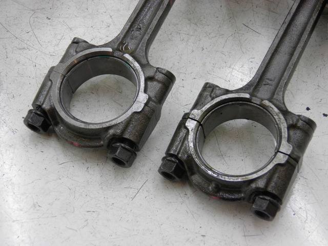 photo de PISTON YAMAHA FJR 1300 (2004 - 2005) - Fixing points details