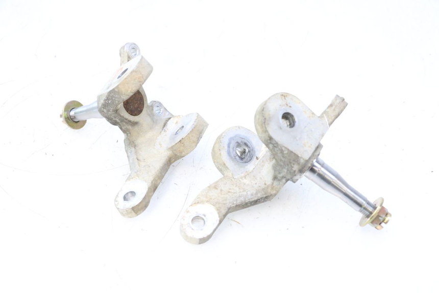 photo de STUB AXLE PINS KYMCO MXU R 250 (2004 - 2010) - Technical close-up