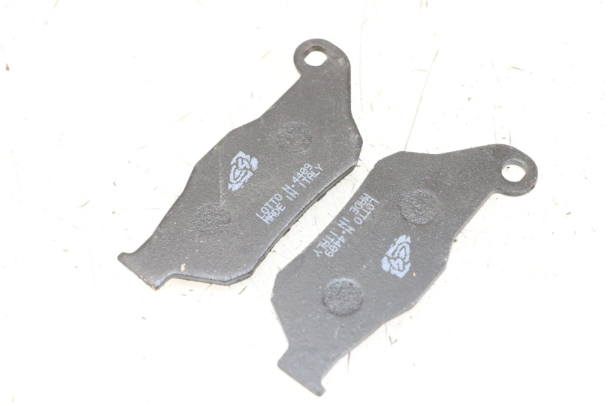 photo de FRONT BRAKE PADS YAMAHA XMAX X-MAX 125 (2006 - 2009) - Alternative perspective