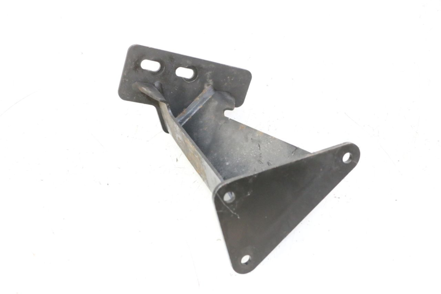 photo de REAR RIGHT FOOTREST MOUNT QUADRO 4 4D 350 (2015 - 2018) - Zoom on usage condition