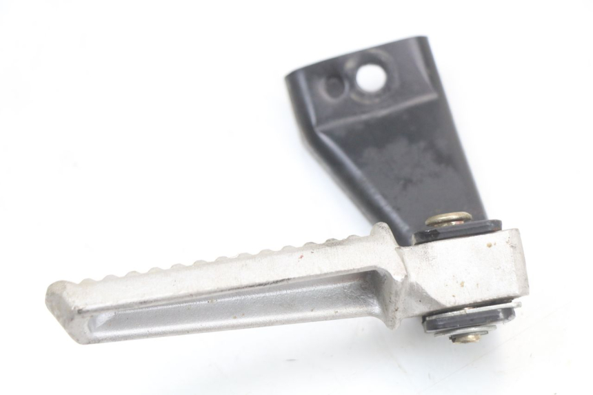 photo de Rear right footpeg bracket DAELIM A-FOUR 2T 50 (2005 - 2012) - Main view