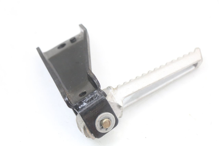 photo de Rear right footpeg bracket DAELIM A-FOUR 2T 50 (2005 - 2012) - Product overview