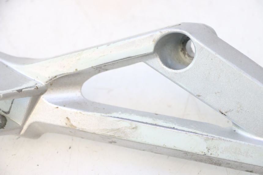 photo de REAR RIGHT FOOTREST MOUNT MASH BIBOP 2.0 50 (2021 - 2026) - Surface and material condition