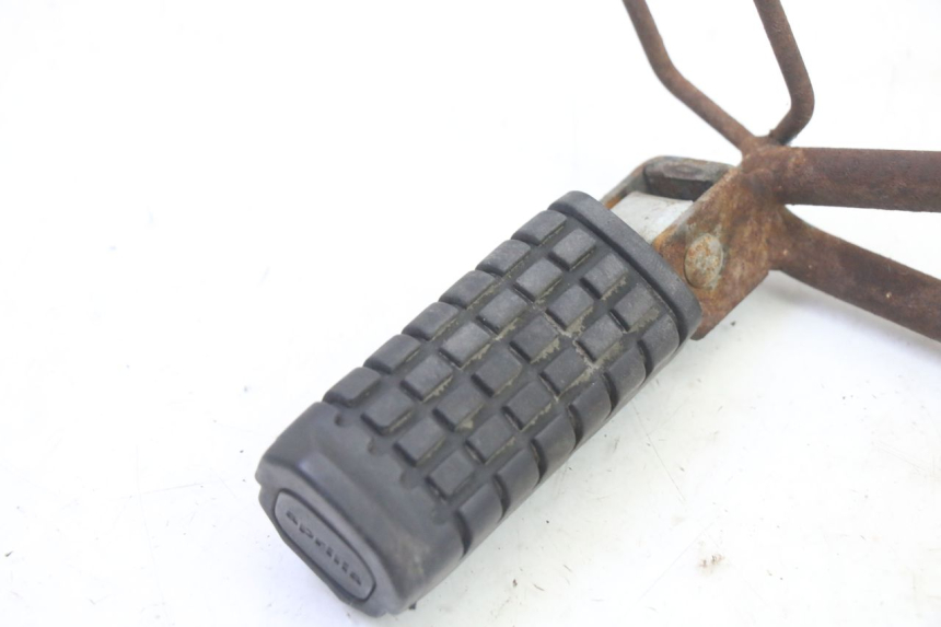 photo de REAR RIGHT FOOTREST MOUNT APRILIA ETX 125 (1998 - 2002) - Component detail