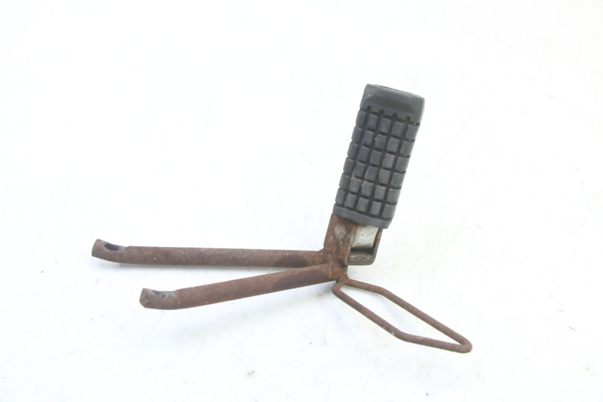 photo de REAR RIGHT FOOTREST MOUNT APRILIA ETX 125 (1998 - 2002) - Zoom on usage condition