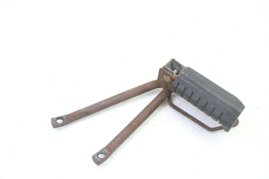 photo de REAR RIGHT FOOTREST MOUNT APRILIA ETX 125 (1998 - 2002) - Technical close-up