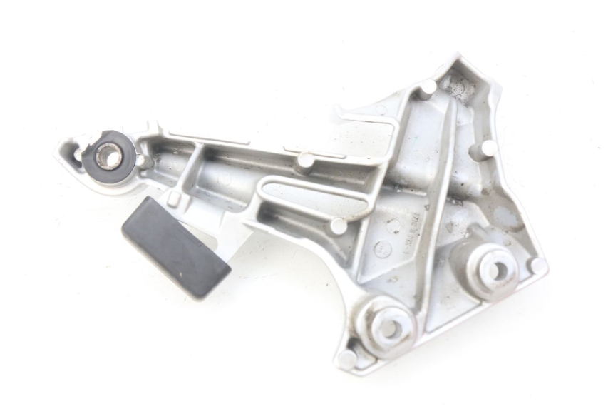 photo de REAR RIGHT FOOTREST BRACKET YAMAHA FJR ABS 1300 (2016 - 2020) - Component detail