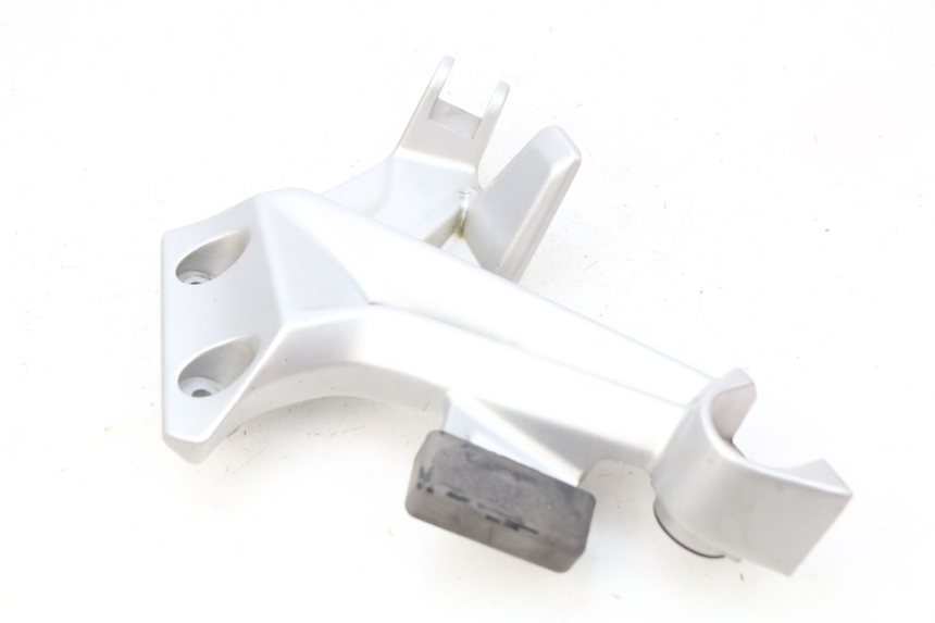 photo de REAR RIGHT FOOTREST BRACKET YAMAHA FJR ABS 1300 (2016 - 2020) - Zoom on usage condition