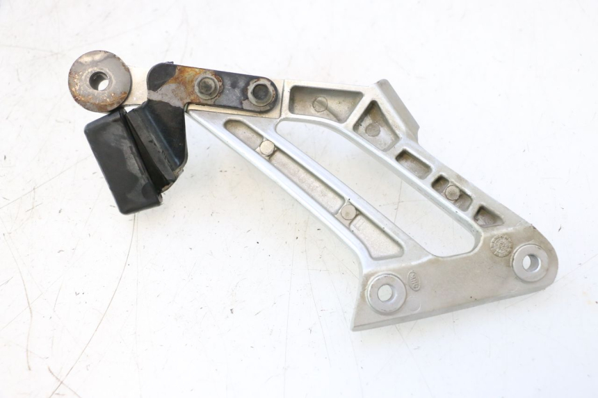 photo de REAR RIGHT FOOTREST MOUNT YAMAHA FJR 1300 (2001 - 2005) - Zoom on usage condition