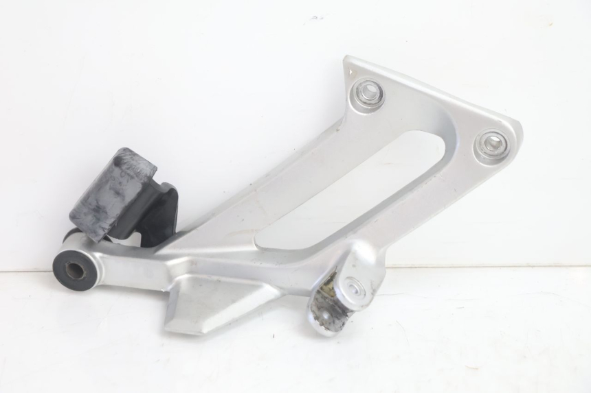 photo de REAR RIGHT FOOTREST MOUNT YAMAHA FJR 1300 (2001 - 2005) - Main view