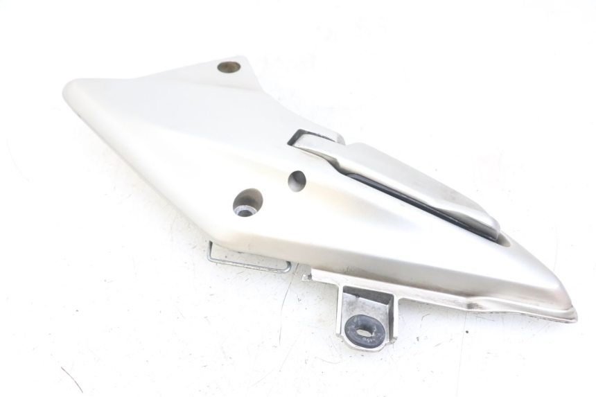 photo de REAR RIGHT FOOTREST MOUNT HONDA FJS SILVERWING SILVER WING 600 (2001 - 2010) - Surface and material condition