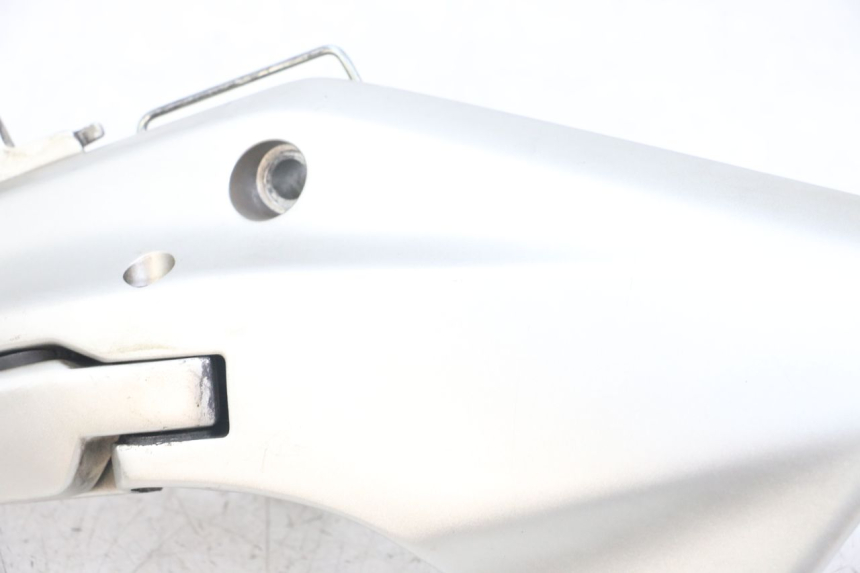 photo de REAR RIGHT FOOTREST MOUNT HONDA FJS SILVERWING SILVER WING 600 (2001 - 2010) - Markings and original references