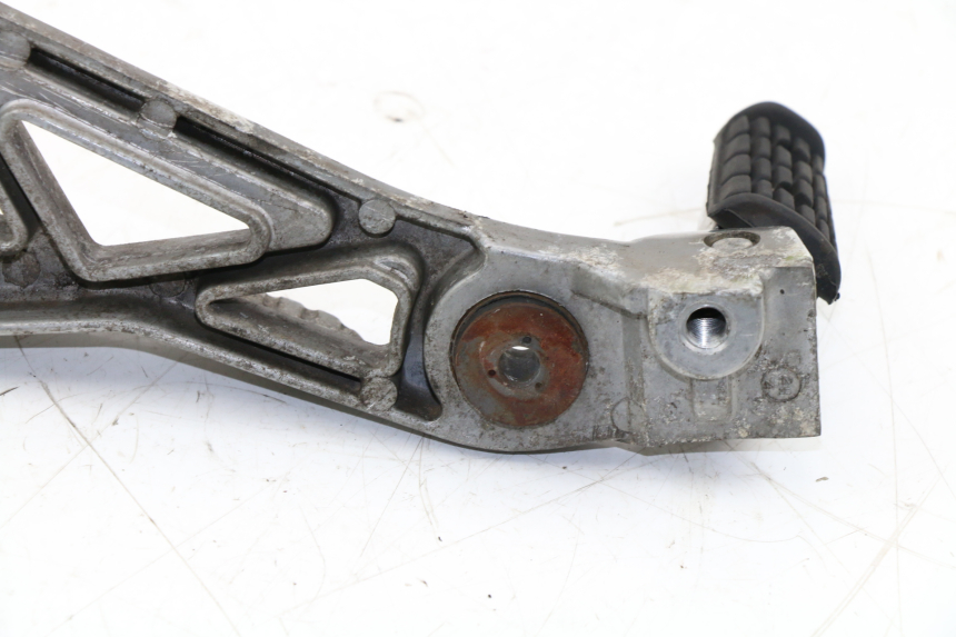 photo de REAR RIGHT FOOTREST MOUNT YAMAHA FZX FAZER 750 (1987 - 1998) - Alternative perspective