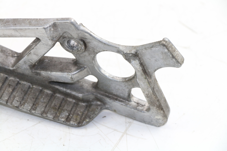photo de REAR RIGHT FOOTREST MOUNT YAMAHA FZX FAZER 750 (1987 - 1998) - Focus on structure