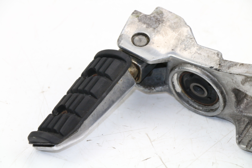photo de REAR RIGHT FOOTREST MOUNT YAMAHA FZX FAZER 750 (1987 - 1998) - Component zoom