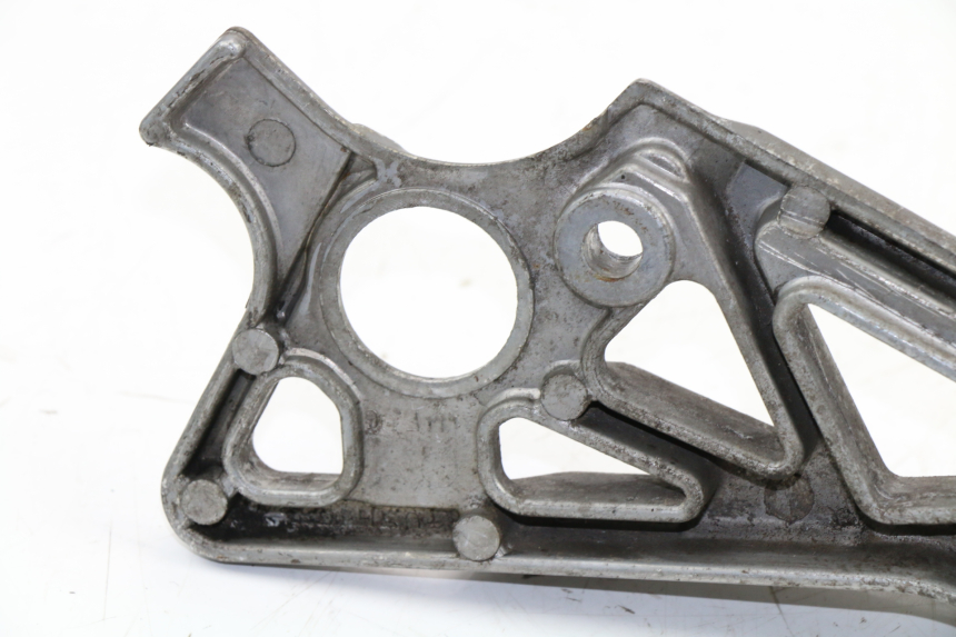 photo de REAR RIGHT FOOTREST MOUNT YAMAHA FZX FAZER 750 (1987 - 1998) - Spare part profile view