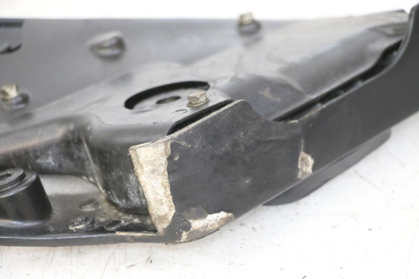 photo de REAR RIGHT FOOTREST MOUNT GILERA NEXUS 300 (2008 - 2013) - Zoom on usage condition