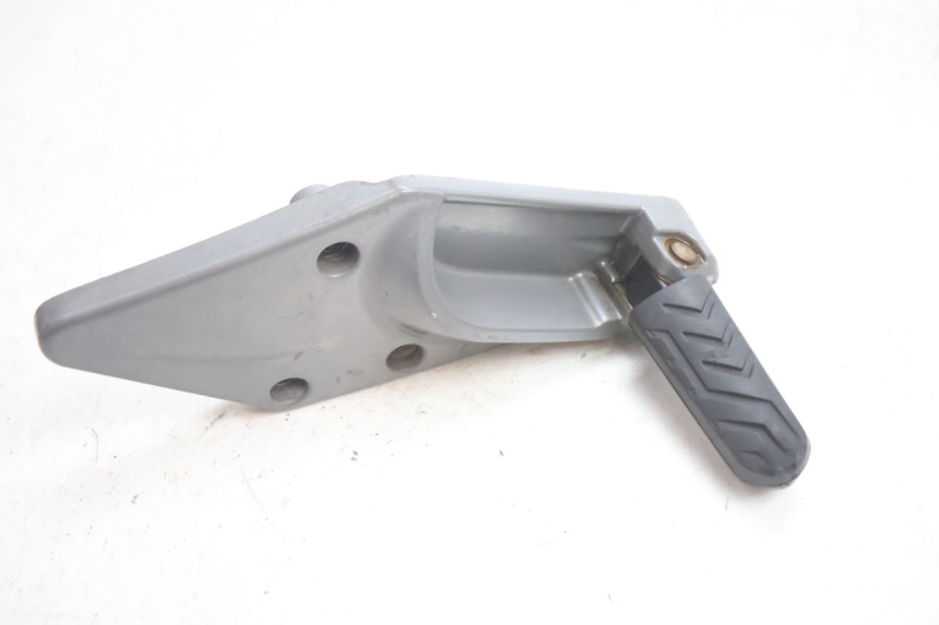 photo de REAR RIGHT FOOTREST MOUNT GILERA GP 800 (2007 - 2013) - Main view
