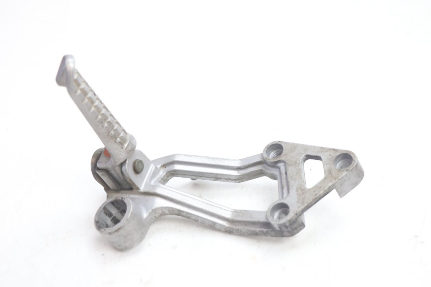photo de REAR RIGHT FOOTREST MOUNT KAWASAKI GPX F ZX750F 750 (1986 - 1990) - Main view